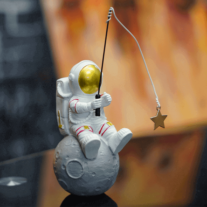 Picture of Astronaut Star Fishing Figurine