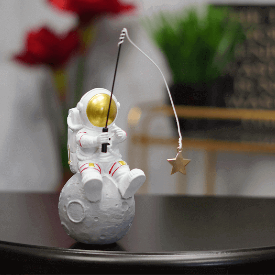 Picture of Astronaut Star Fishing Figurine