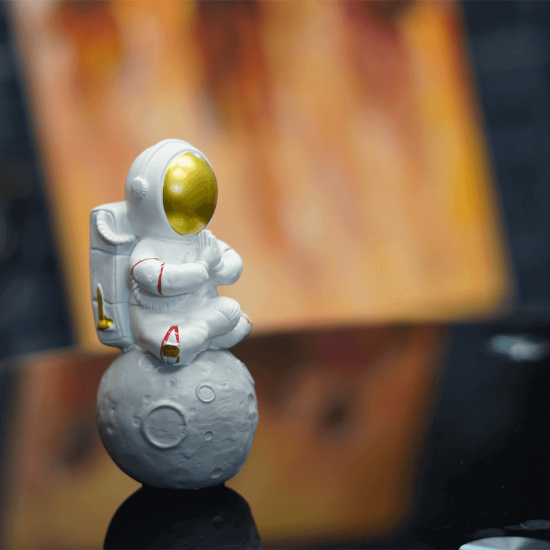 Picture of Astronaut Star Praying Figurine