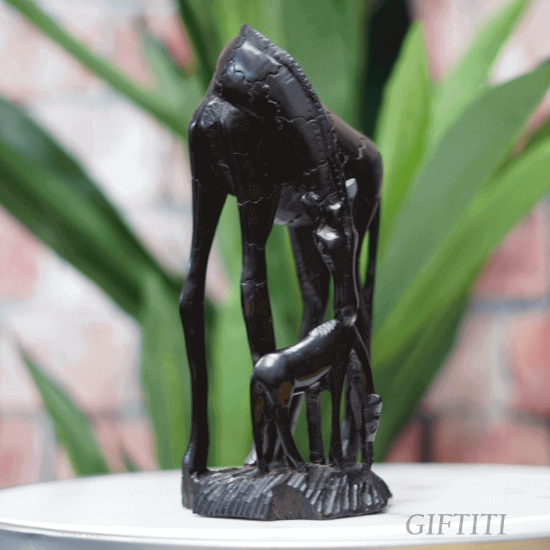 Picture of Maternal Giraffe Sculpture
