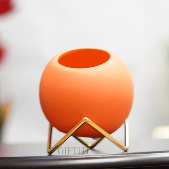Picture of Elegant orange pot